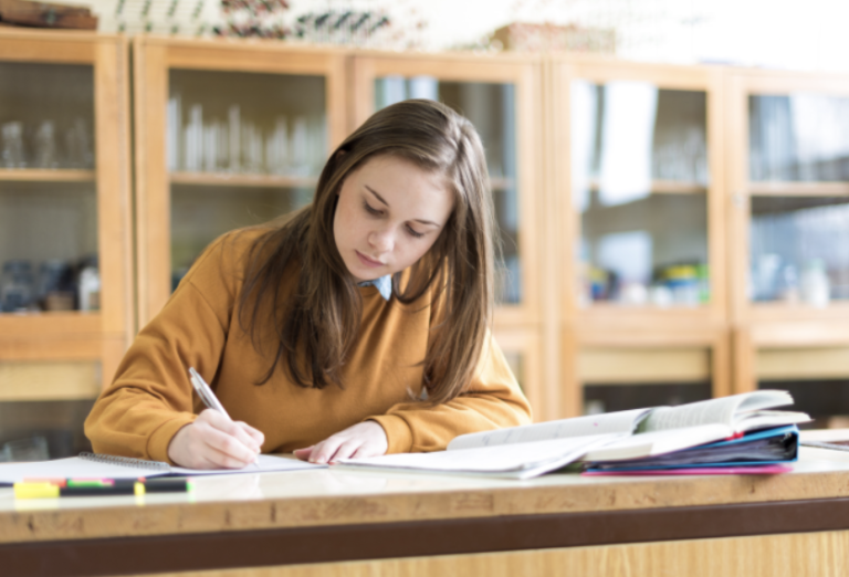 5 Reasons Why You Need to Find an Online Tutor