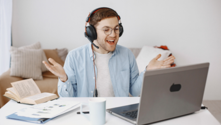 Falling Behind in Vocabulary? How an English Tutor Helps You Catch Up Fast